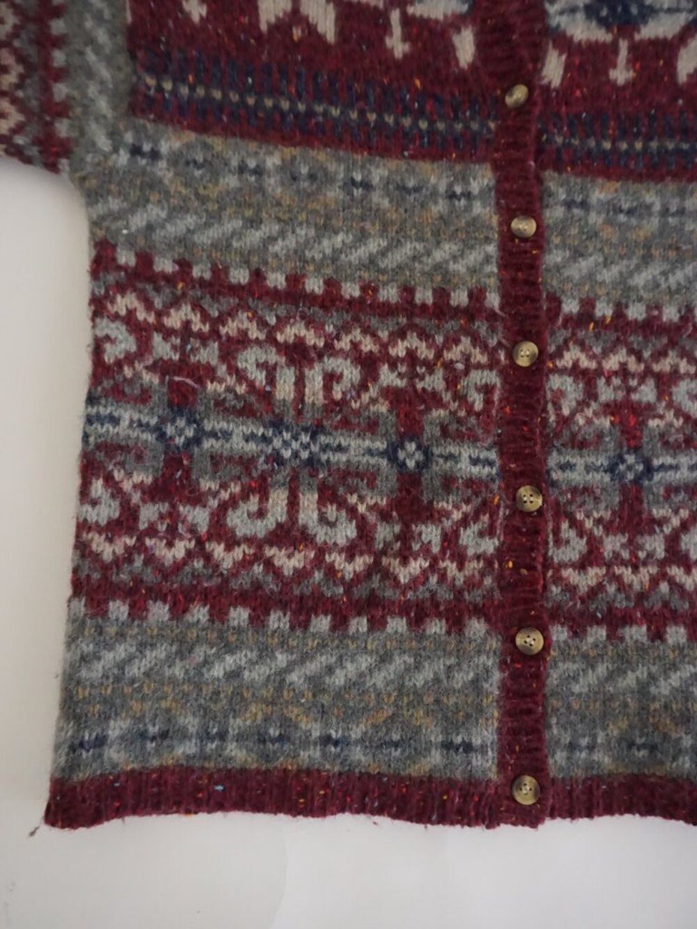 Vintage American Eagle Outfitters Burgundy Fair Isle Snowflake Wool Cardigan L - Picture 7 of 9